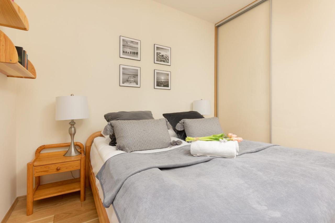 Osiedle Intenso Warszawa Wola By Noclegi Renters Exteriör bild