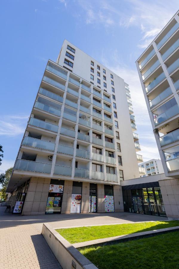 Osiedle Intenso Warszawa Wola By Noclegi Renters Exteriör bild